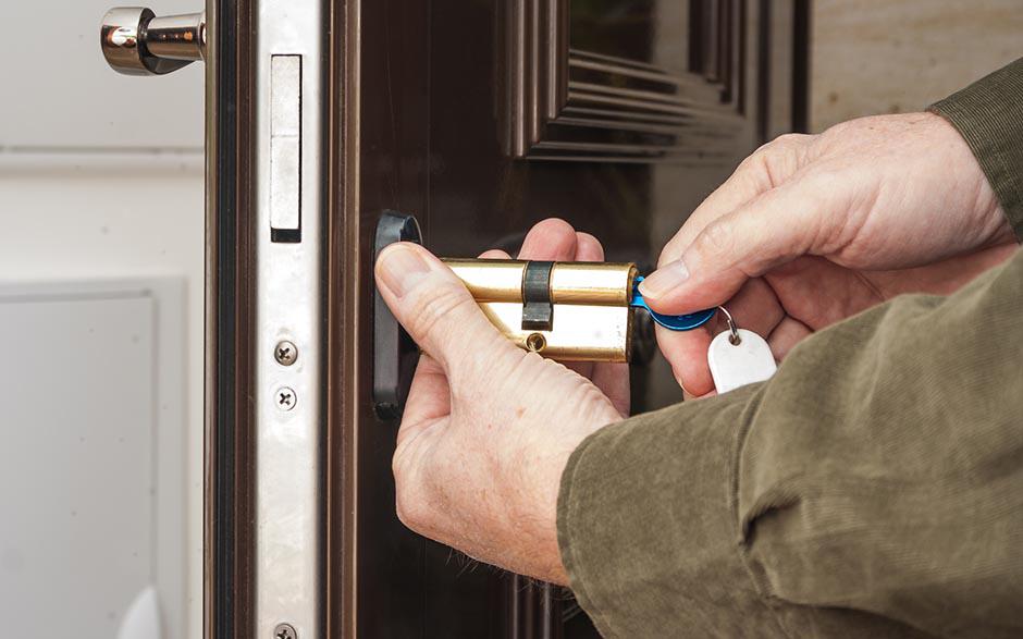 serrure de porte de garage Le Plessis-Bouchard